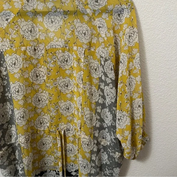 CAbi Gather Blouse Sz Small Floral Print Yellow - Picture 9 of 16